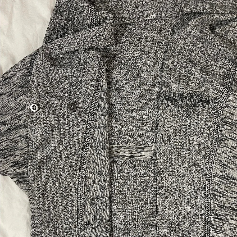 Lululemon Athletica Charcoal BREEZE EASY WRAP Knit wrap